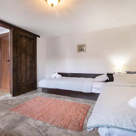 Philippopolis - Elegant & Spacious Retreat *