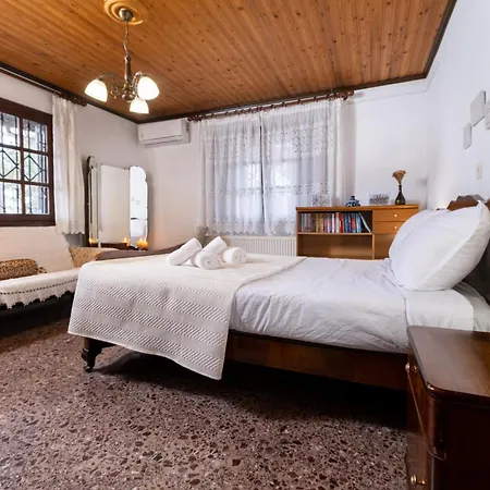 Villa Philippopolis - Elegant & Spacious Retreat *