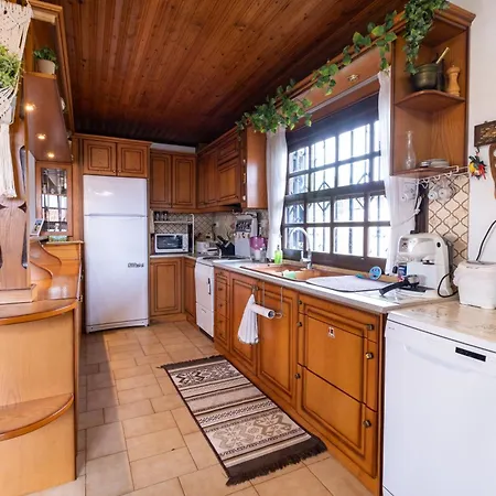 Philippopolis - Elegant & Spacious Retreat