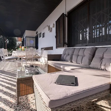 Philippopolis - Elegant & Spacious Retreat וילה