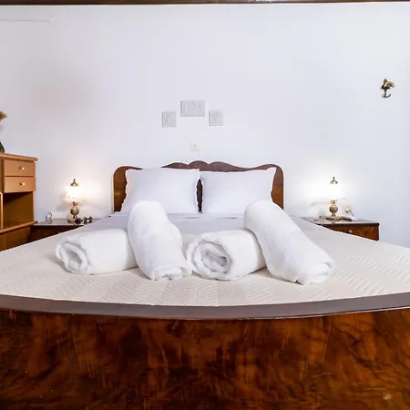 Philippopolis - Elegant & Spacious Retreat וילה