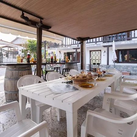 Philippopolis - Elegant & Spacious Retreat וילה *
